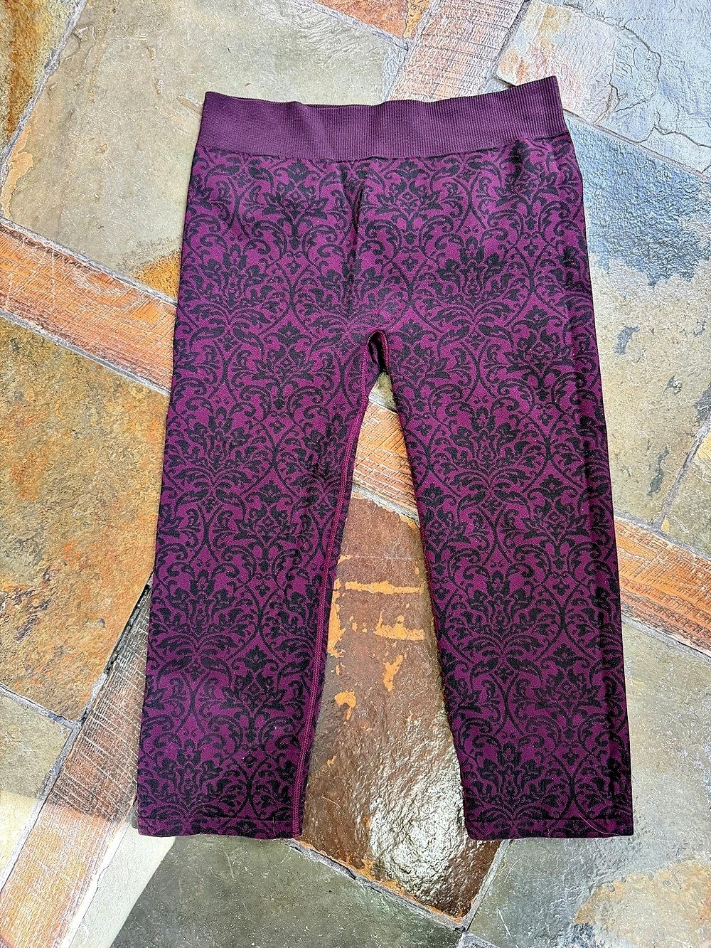 Fabletics Print Leggings in purple & Black
